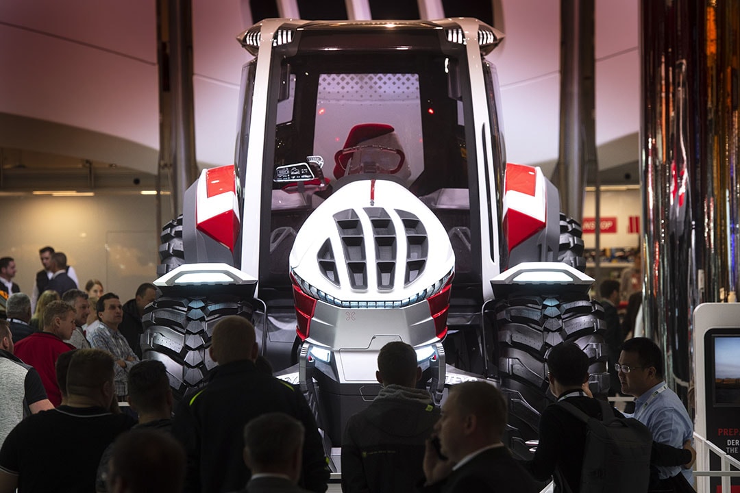 The new hybrid tractor is based on the Steyr-Konzept, which was presented at the 2019 Agritechnica show. - Photo: Mark Pasveer