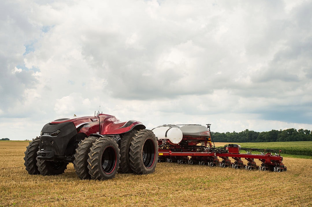 CNH Industrial presented several autonomous concepts in recent years. The manufacturer says it is currently testing several concepts, but cannot yet say when the first autonomous tractors will be marketable. - Photo: CNH Industrial.