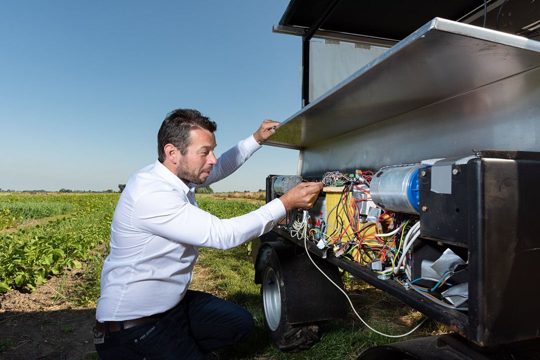 Arend Koekkoek working on Robot Zero. “We made a lot of mistakes when developing Robot Zero. It was fragile, not robust, unstable on farm land, it got stuck in the field, et cetera. I couldn’t even work a single hectare.” - Photo: Pixelfarming Robotics