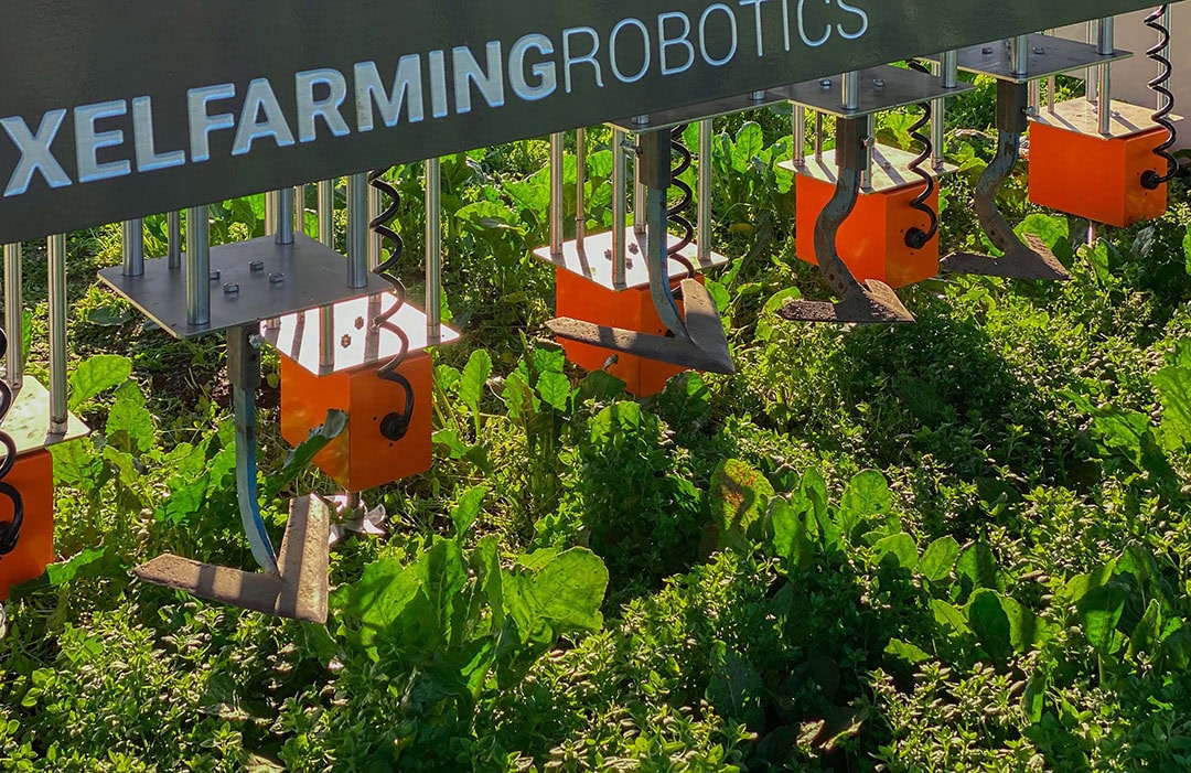 Part of the robot’s flexibility lies in the numerous number of tools available and under development. Also by third manufacturers. Each of the 10 robotic arms can be fitted with different tools weighing up to 100 kg each. - Photo: Pixelfarming Robotics