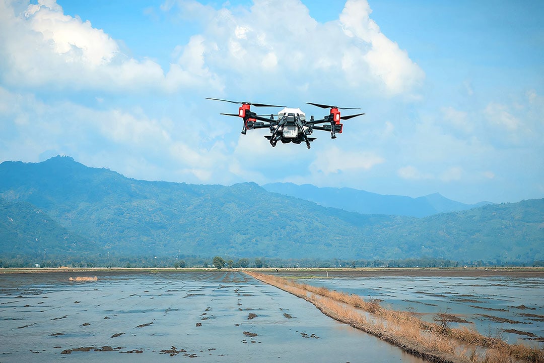 XAG is actively scaling up the use of its agricultural drones in Vietnam to make rice production more sustainable. XAG’s agricultural drones are increasingly popular among rural youth who are keen to earn a decent salary as a drone pilot. - Photo: XAG