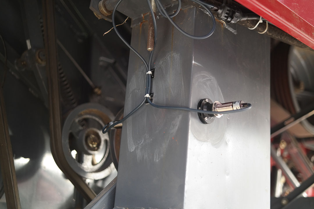 Sensors mounted an a combine harvester. Green Growth says farmers can easily install the system themselves, which takes a few hours. - Photo: Green Growth