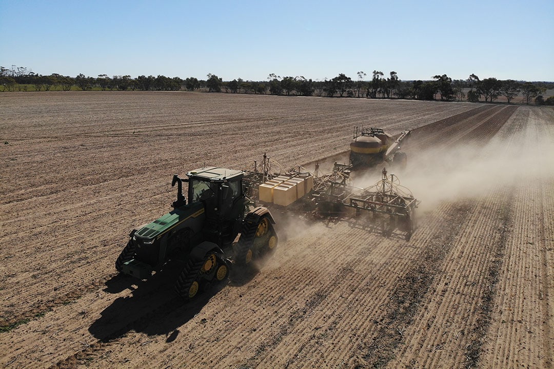 John Deere machines are a big data capturing source for Bungulla Farming. - Photo: Reinder Prins