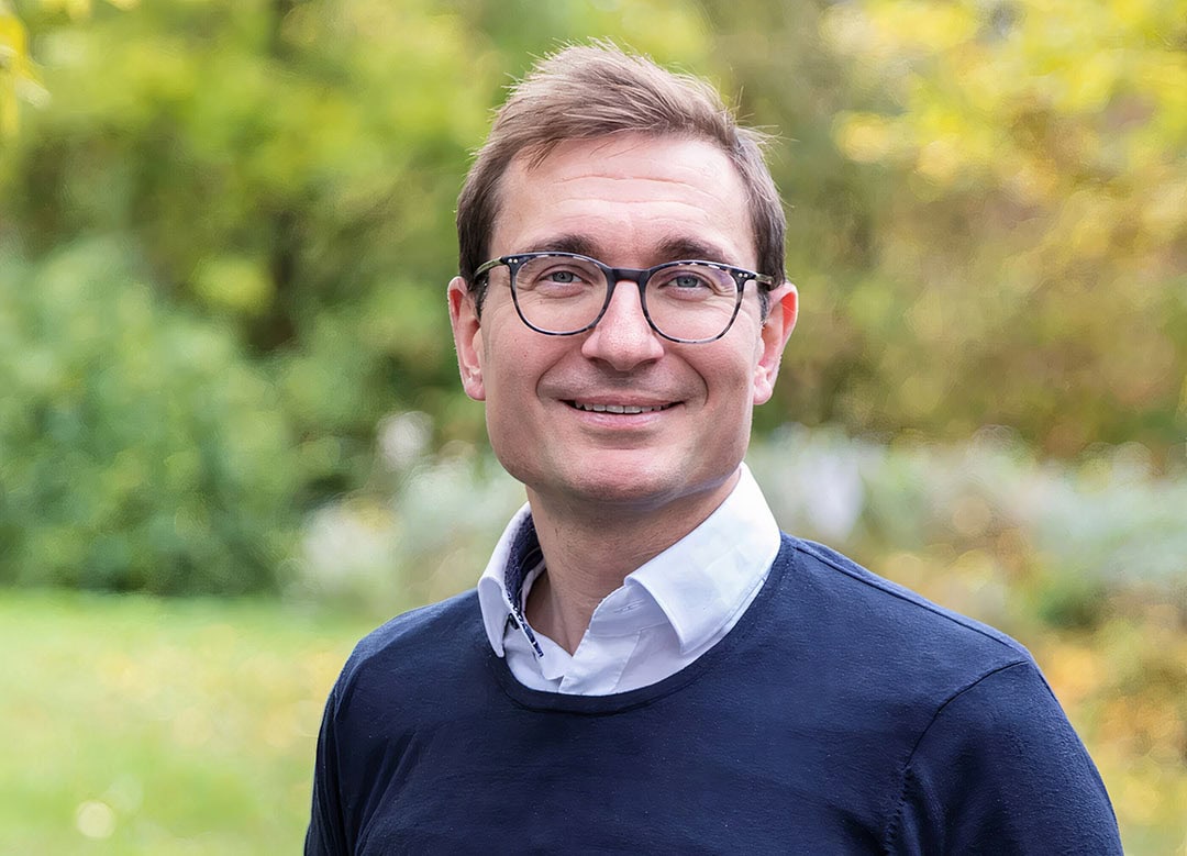 Researcher Tobias Erb of the Max Planck Society leads a large team looking for ways to improve photosynthesis beyond its natural limits. - Photo: Max Planck Society/Chris Kettner