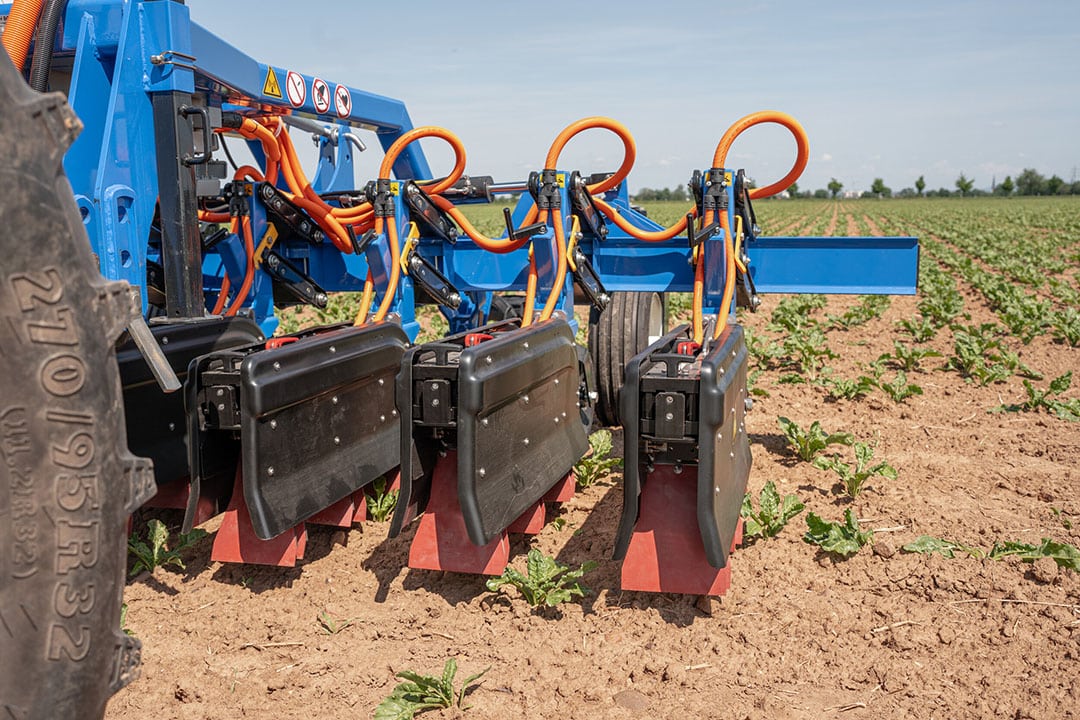 Zasso and AGXTEND present, for the first time in the field, the XPower XPR Concept, an electric weeding solution for row crops.