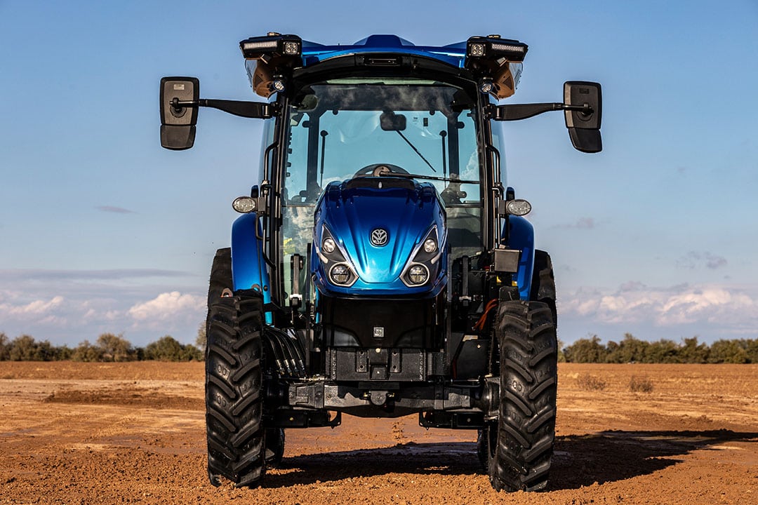 The T4 was developed through collaboration between the R&D centre in Burr Ridge, Illinois, the tractor factory in Italy, and Monarch Tractor, recently acquired by CNH Industrial.