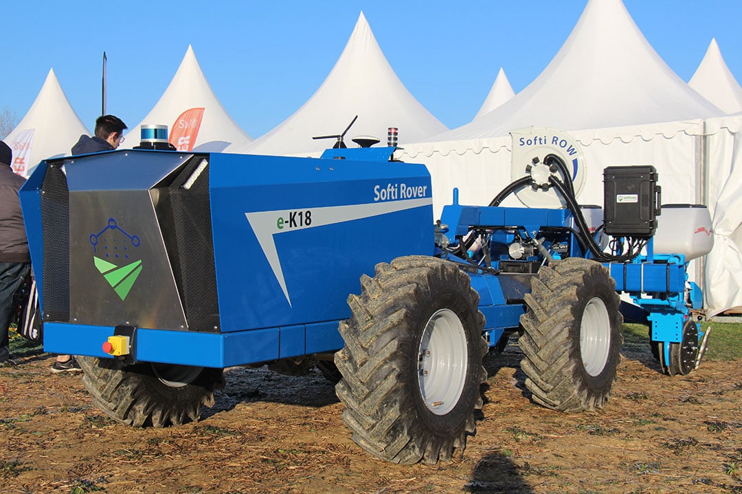 Softivert introduced a prototype of their 30 hp SoftiRover e-K18 electric articulated tractor. It was one of the autonomous vehicles on demo that drew lots of attention. Probably because of its resemblance with current day tractors. The sales price is targeted at € 100,000 and its due to go on sale in 2025.