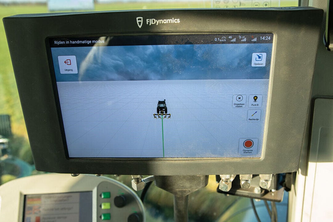 The display is based on an Android tablet. FJ Dynamics has developed an app, which automatically launches during system start-up. The familiar interface makes the system intuitive to use. All components are waterproof.