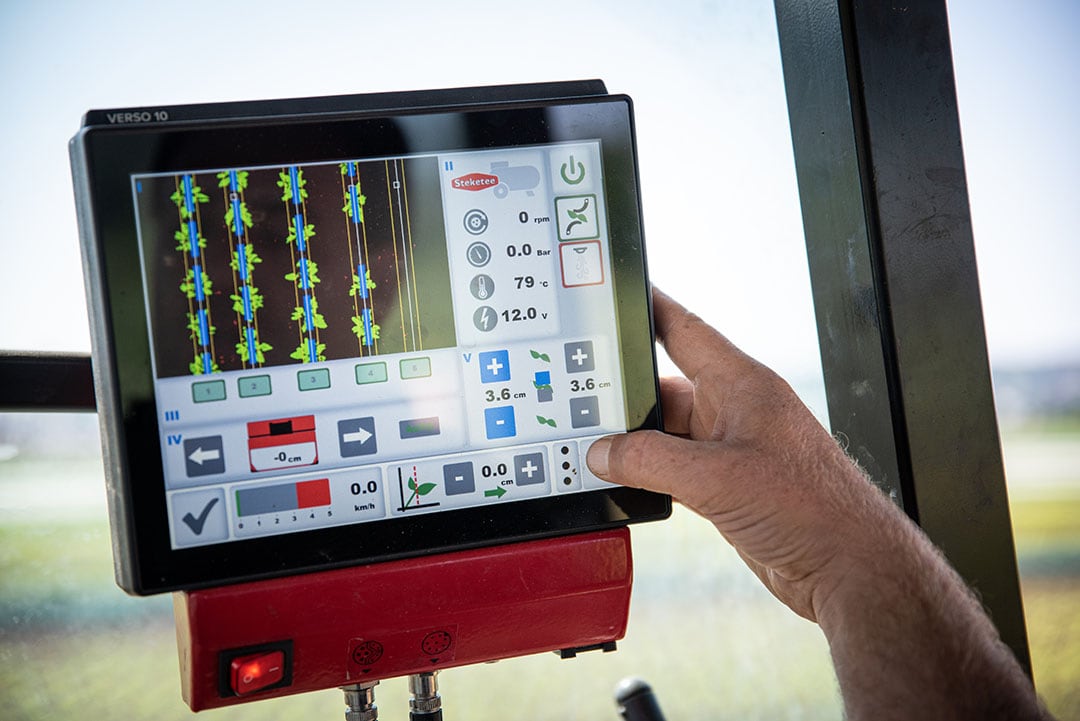 Dutch hoeing machinery specialist Steketee has been selling their IC-Weeder AI for quite a while now. The cameras detect plants instead of weeds.  - Photo: Steketee