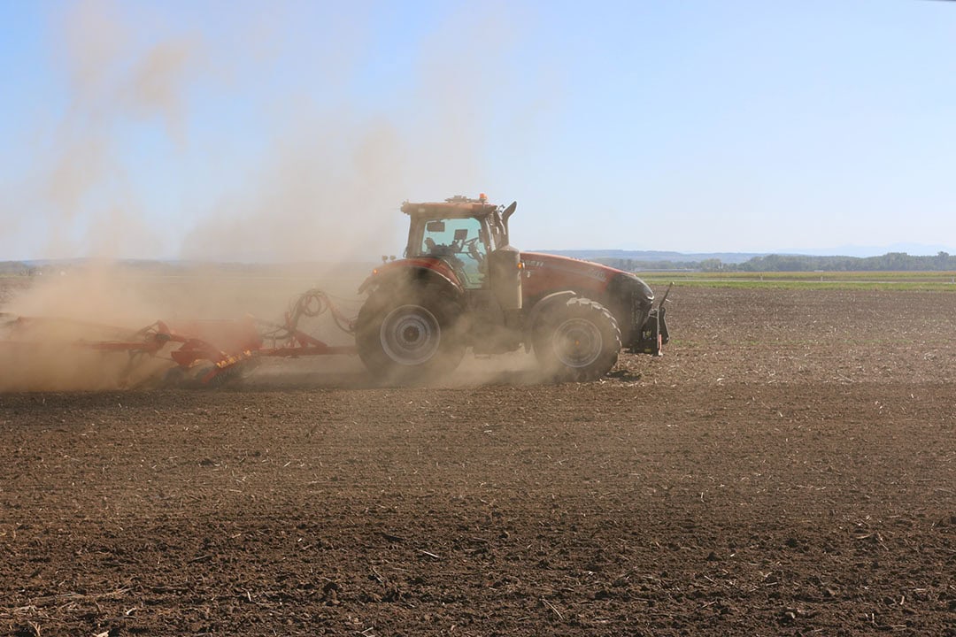 As soon as the European rules and requirements are clear, the autonomous Case IH Magnum with Raven conversion kit will be released for sale.