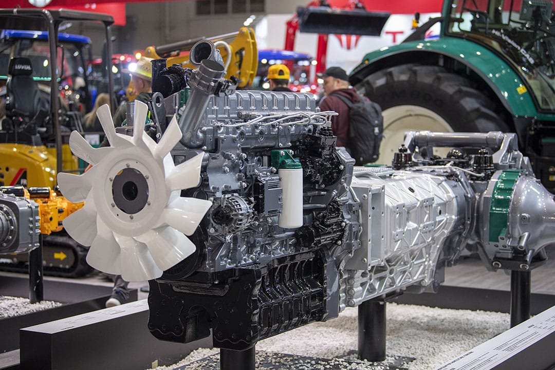 Weichai Lovol builds its own engines and has also developed the continuously variable transmission (CVT) itself. Here, the complete assembly of the P2740 is on display.