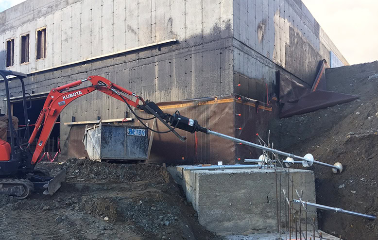 pieux viss&eacute;s pour mur de sout&egrave;nement