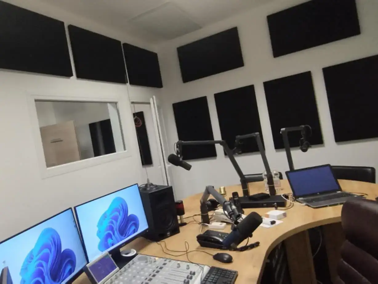 Főoldal 17 Hanghatas_munkak_LAMA_Gong-Radio-4