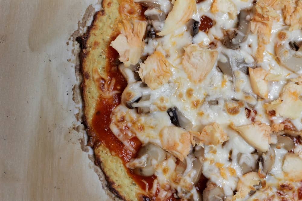 BBQ chicken pizza with cauliflower crust