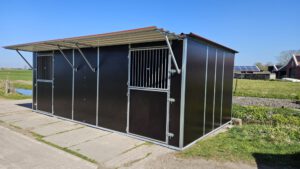 weidehütte 7x4m mit türen und vordach