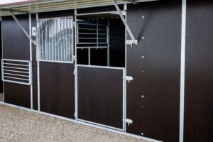 zweiteilige tür holz gitter glas