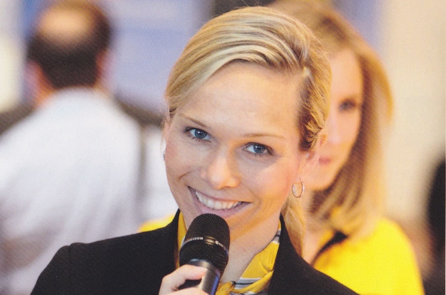 Solarworld Messeauftritt mit Moderatorin Ilka Groenewold in München