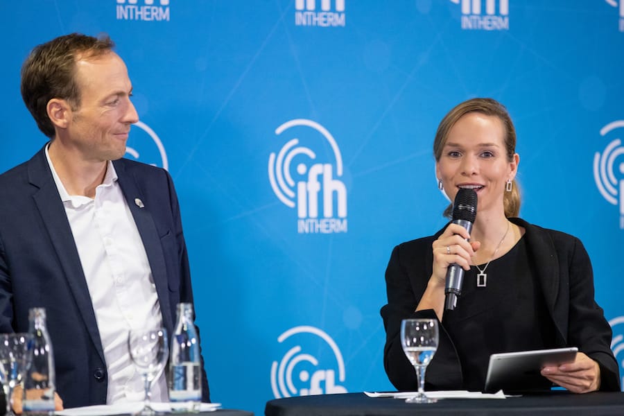 Moderatorin für Messe, Kongress, Podiumsdiskussion, Event, Gala und TV!