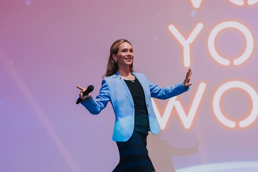 event moderieren eventmoderation mit ilka groenewold it moderatorin ilka groenewold im europa park in rust