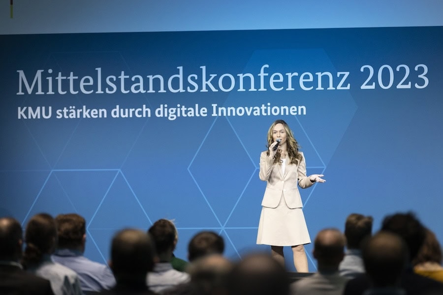 Mittelstandskonferenz Bundesministerium fuer Bildung un Forschung Moderatorin Berlin /Foto: Zöhre Kurc