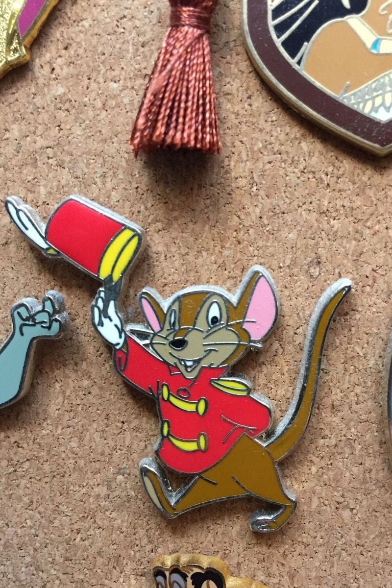 Spilla Cast-members refresh lanyard