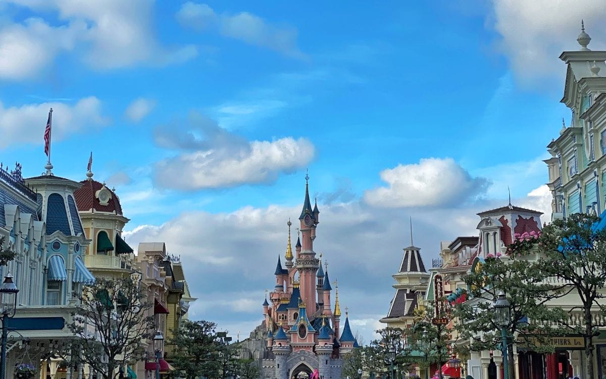 5 motivi per andare a disneyland paris nel 2024