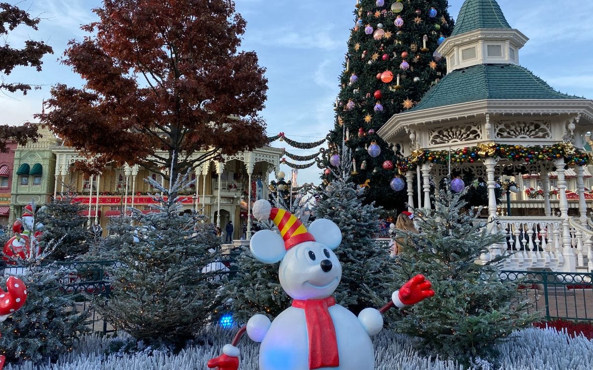 offerta per la stagione di natale 2025 a disneyland paris