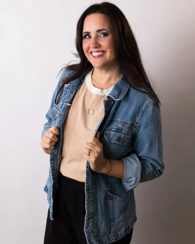 013A2703 Jaydee Sheppard, Realtor in Lincoln, Rocklin, Roseville, and Granite Bay, smiling in casual denim jacket portrait