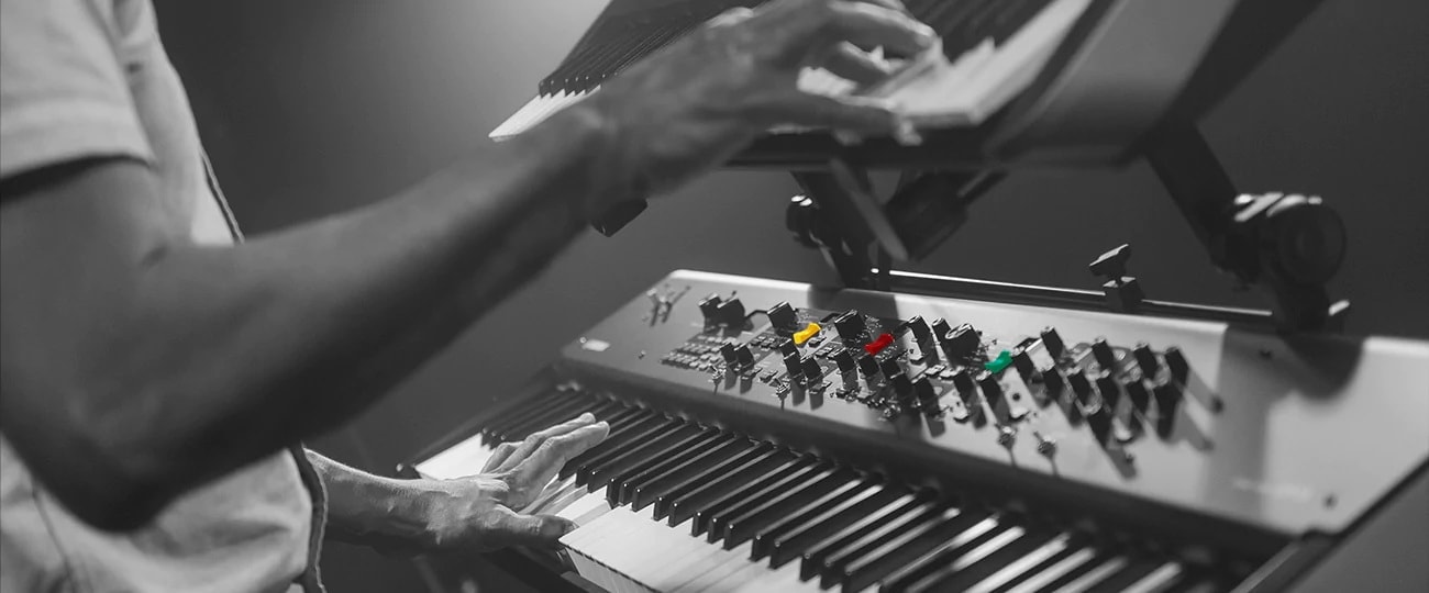 Yamaha CP73 schwarz und weiß
