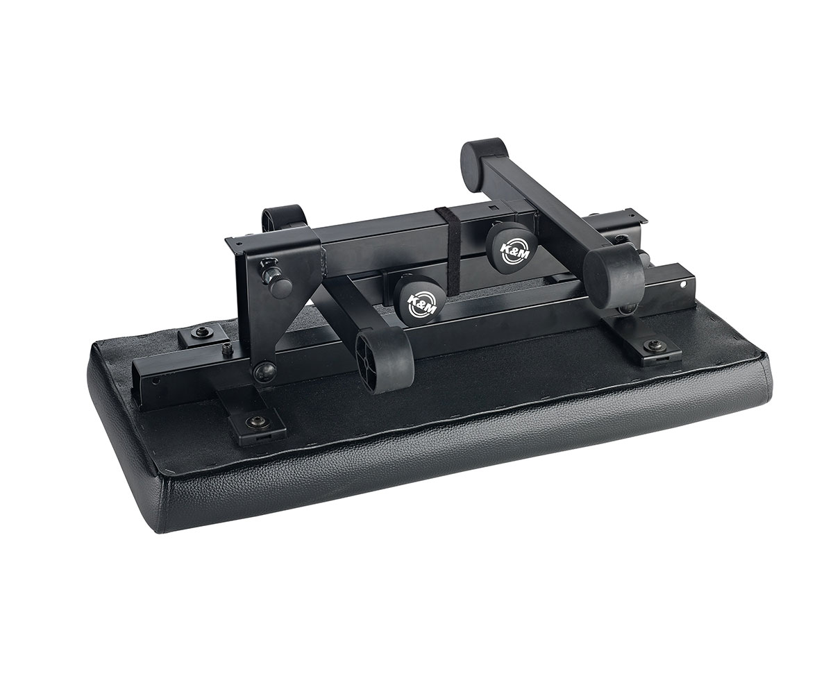 K&M Keyboardbank zusammengeklappt