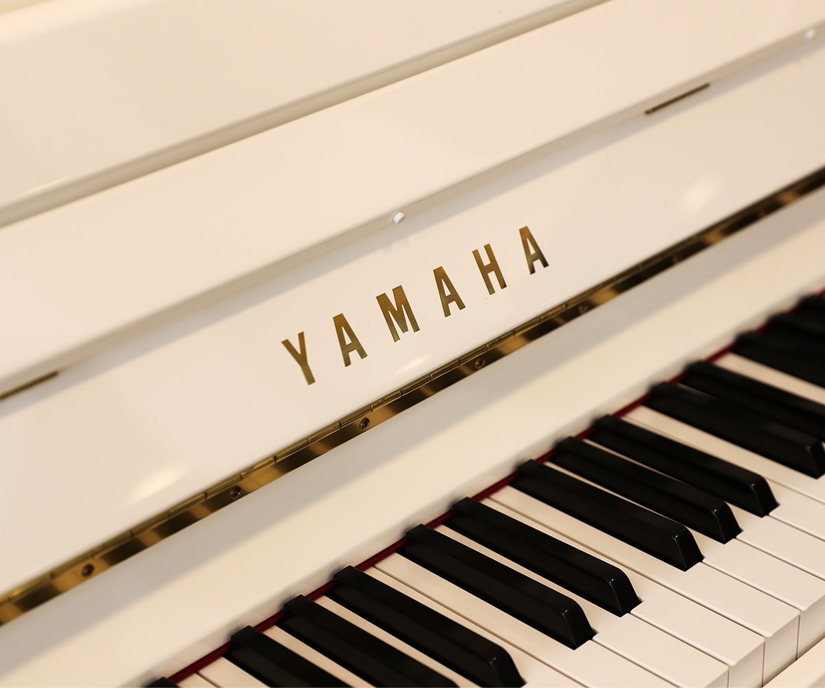 Yamaha b3SC2PWH Silent Piano leicht gebraucht