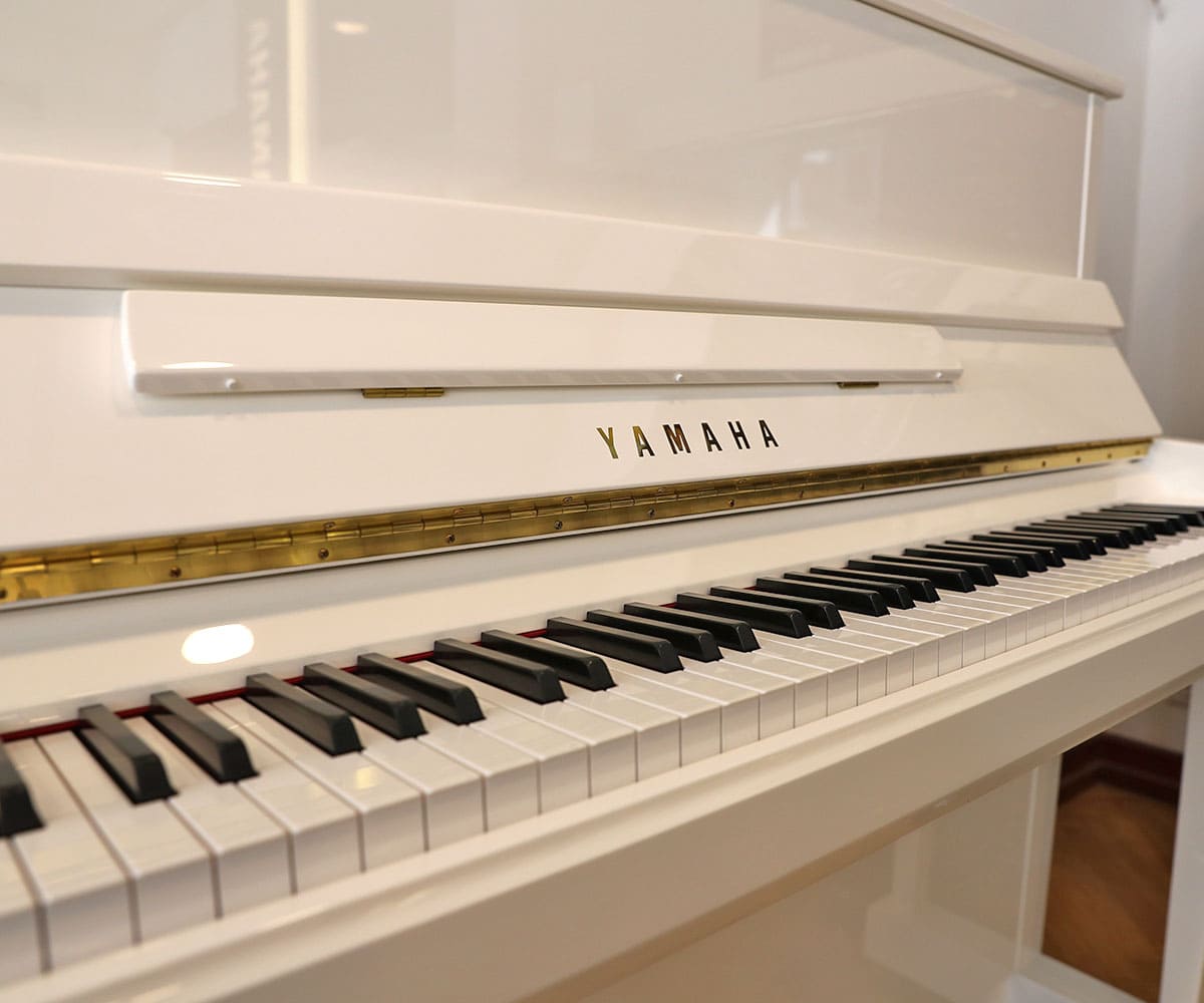 Yamaha b3SC2PWH Silent Piano leicht gebraucht