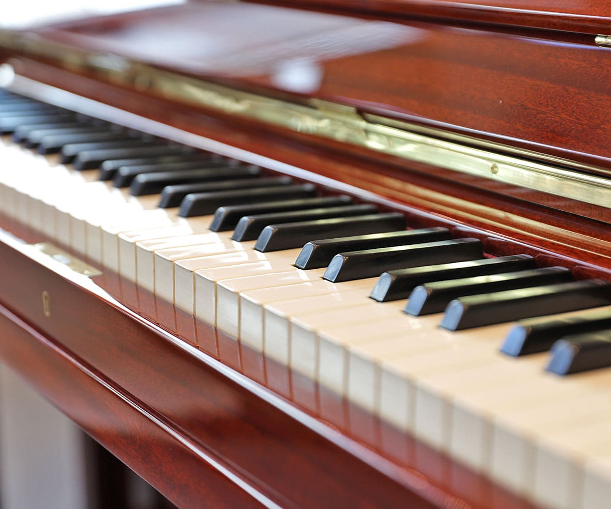 Piano Bösendorfer 130 Mahagoni poliert Tasten Detail