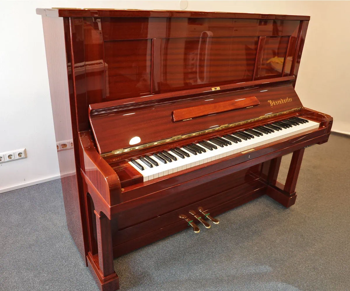 Piano Bösendorfer 130 Mahagoni poliert front angle right