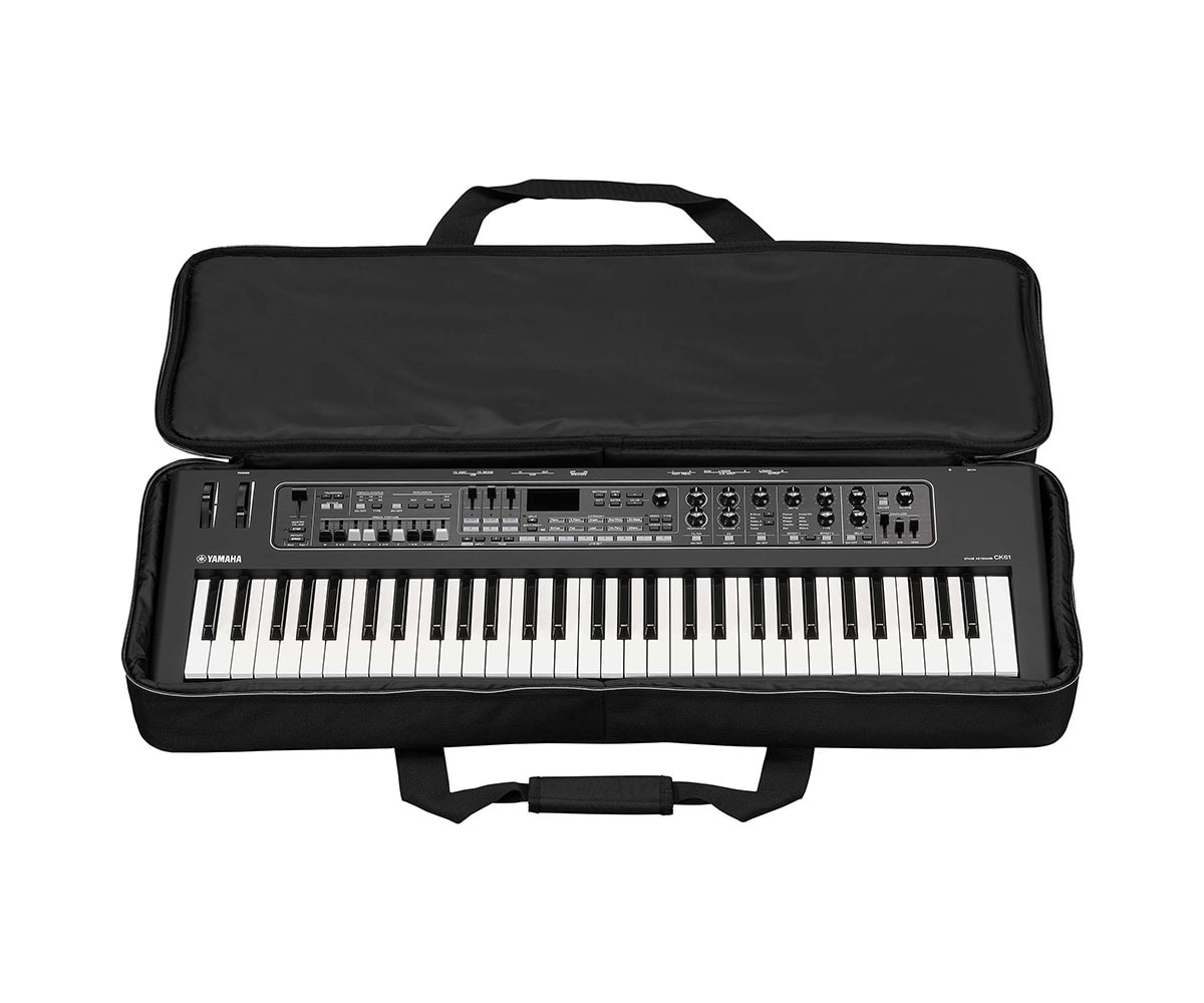 Yamaha SC-DE61 Softcase geöffnet mit Synthesizer