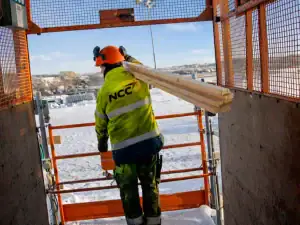 Sikker bruk av byggheis