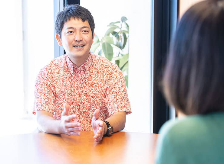 教員になる夢を抱き、沖縄から神奈川へ
多様な視点を持つために積んだ社会経験