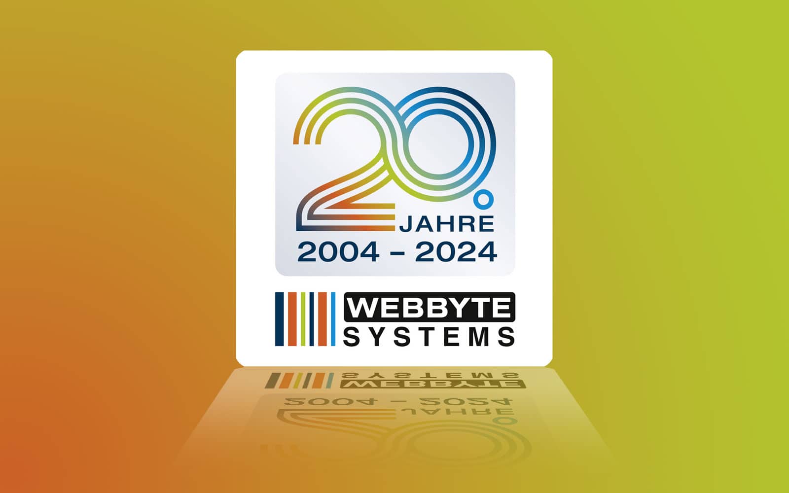 Ansicht eines Kundenprojektes im Bereich Webdesign auf einem Laptop, an dem eine Frau die Webseite anschaut.