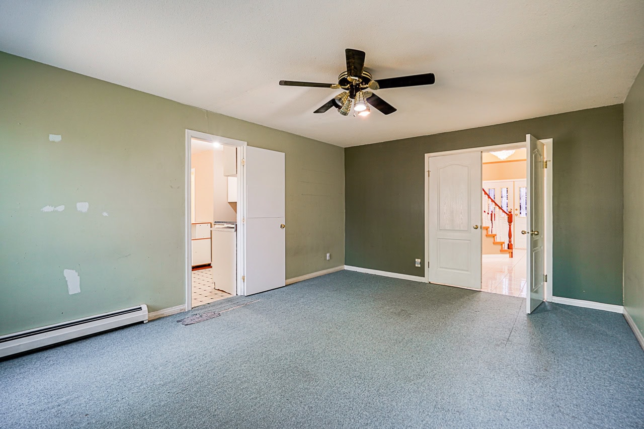 FAMILYROOM CAN BE USED FOR SUITE - JUST LOCK DOORS