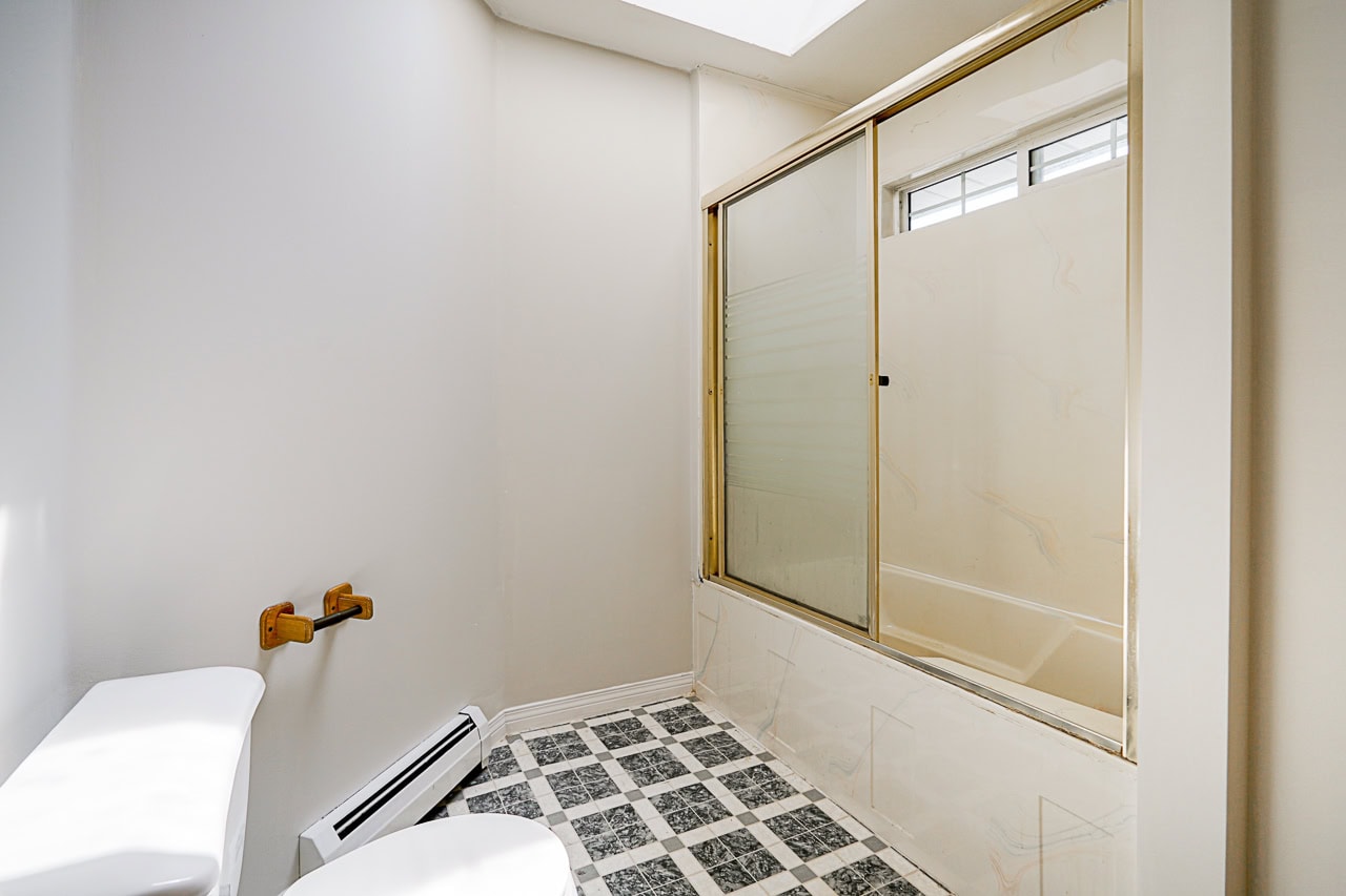 15295 87A AVE, SURREY, British Columbia V3S 5E8, 7 Bedrooms Bedrooms, 15 Rooms Rooms,4 BathroomsBathrooms,Detached,For Sale,87A,2,R2602655