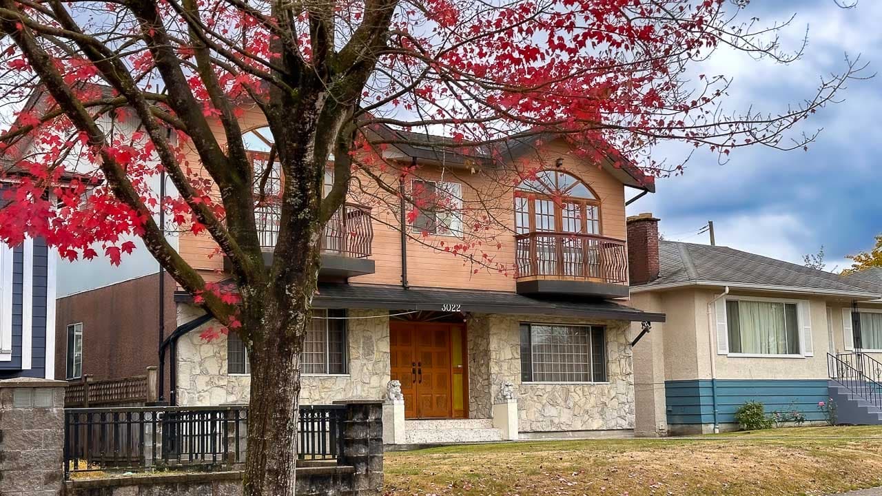 16th Avenue, Vancouver, British Columbia V5M 2M5, 7 Bedrooms Bedrooms, 16 Rooms Rooms,3 BathroomsBathrooms,Detached,SOLD,16th,R2734070