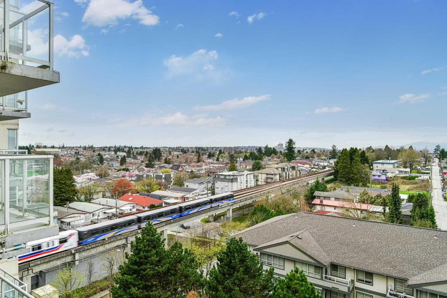 1008 - 3455 Ascot Place, Vancouver, British Columbia V5R 6B7, 1 Bedroom Bedrooms, 4 Rooms Rooms,1 BathroomBathrooms,Condo,SOLD,Queen's Court,Ascot,10,1017