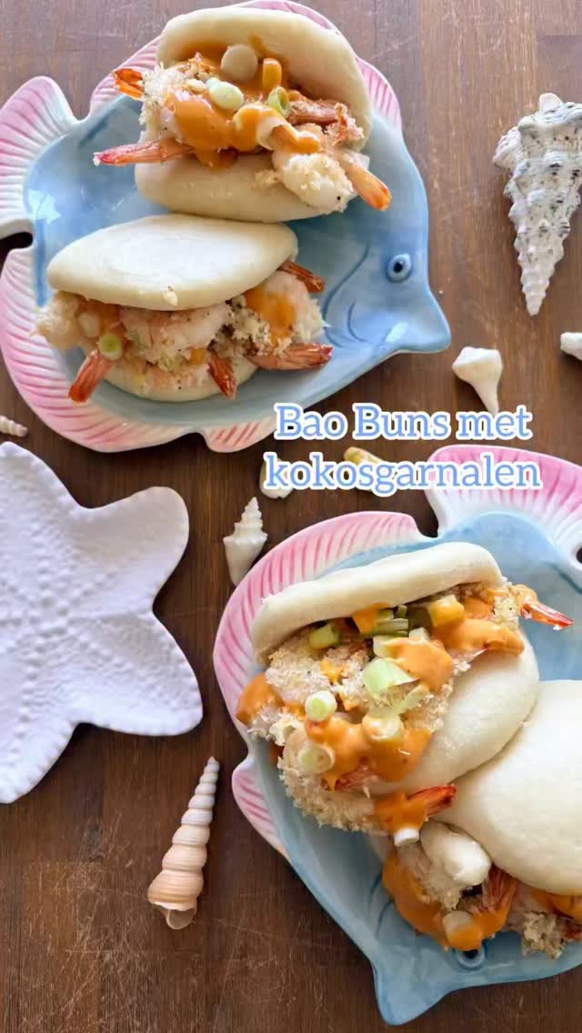 Deze lekkere baobuns met kokosgarnalen heb je in een handomdraai gemaakt en zijn super lekker! Sinds ik de poweroven van @safecourtkitchen heb gebruik ik ‘m bijna dagelijks. Ik heb een grote oven, airfryer, grill en broodrooster maar dit schattige apparaat doet alles net ff sneller. En is ideaal voor kleine porties!
Doe jij al mee aan de winactie? (Zie eerdere reel). 
#baobun #safecourt #poweroven #kokosgarnalen