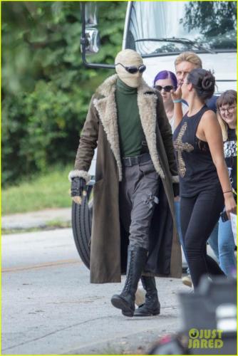 doom-patrol-negative-man-set-2