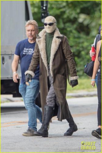 doom-patrol-negative-man-set-3