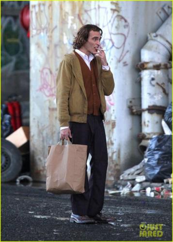 joaquin-phoenix-the-joker-movie-08
