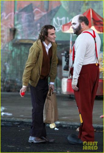 joaquin-phoenix-the-joker-movie-26