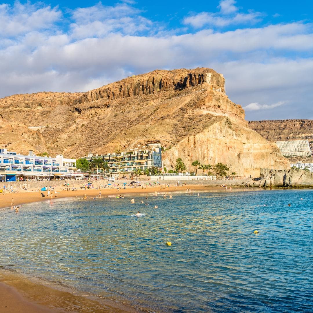 Playa de Mogán mit Uferbereich