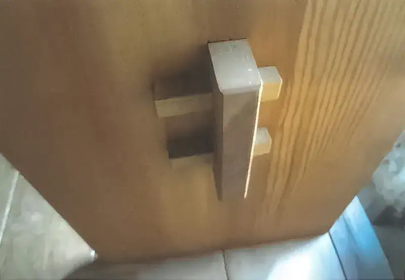 一枚板テーブルの脚