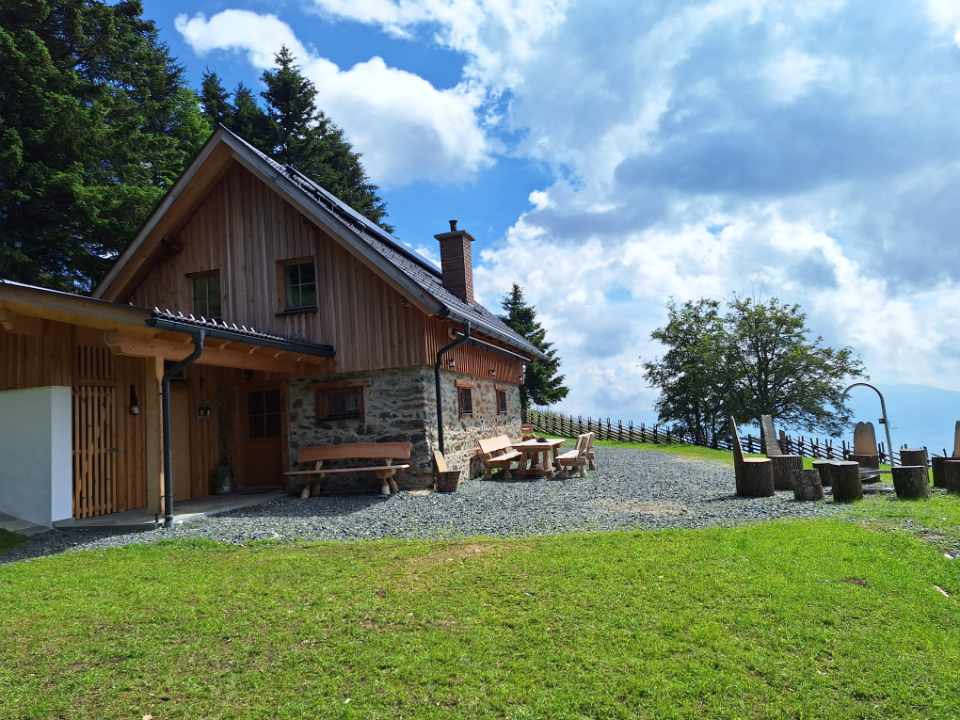 rueckseite-der-polzhuette